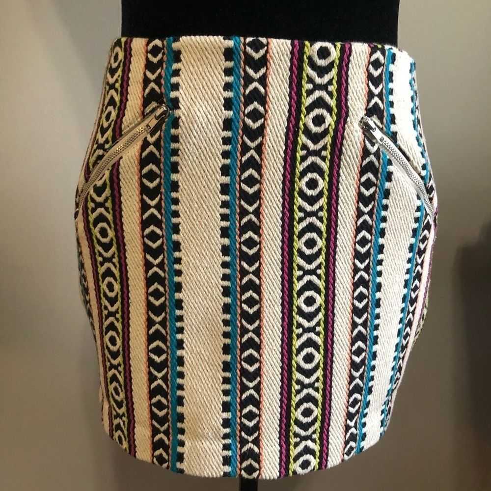 H&M  MINI SKIRT SZ 4